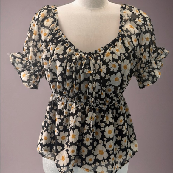 Black Floral puff sleeve Blouse country core peasant - Picture 2 of 5